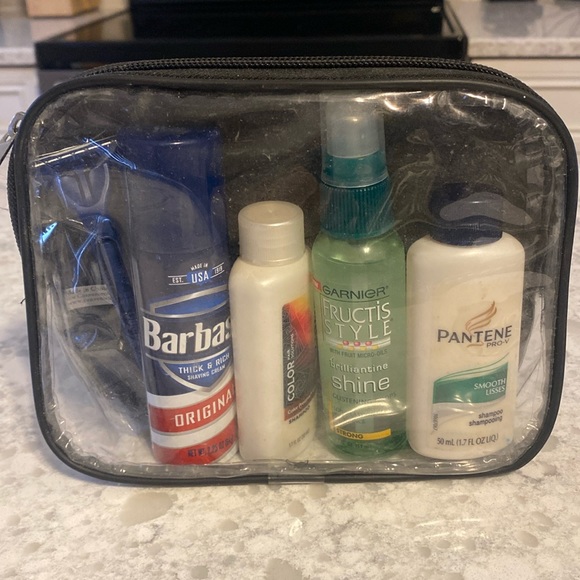 New travel bag with travel size shav. cream,disp razor,shampoo,cond.,shine spray - Picture 2 of 8